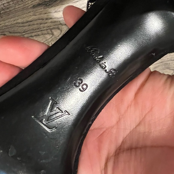 🧊💍🖤Louis Vuitton Appeal Sandlas Heels 🖤🧊💍 - Picture 7 of 9